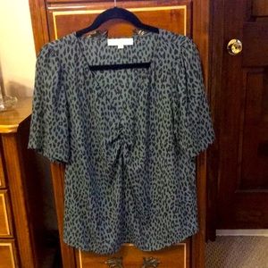 Loft Short sleeve printed blouse.
